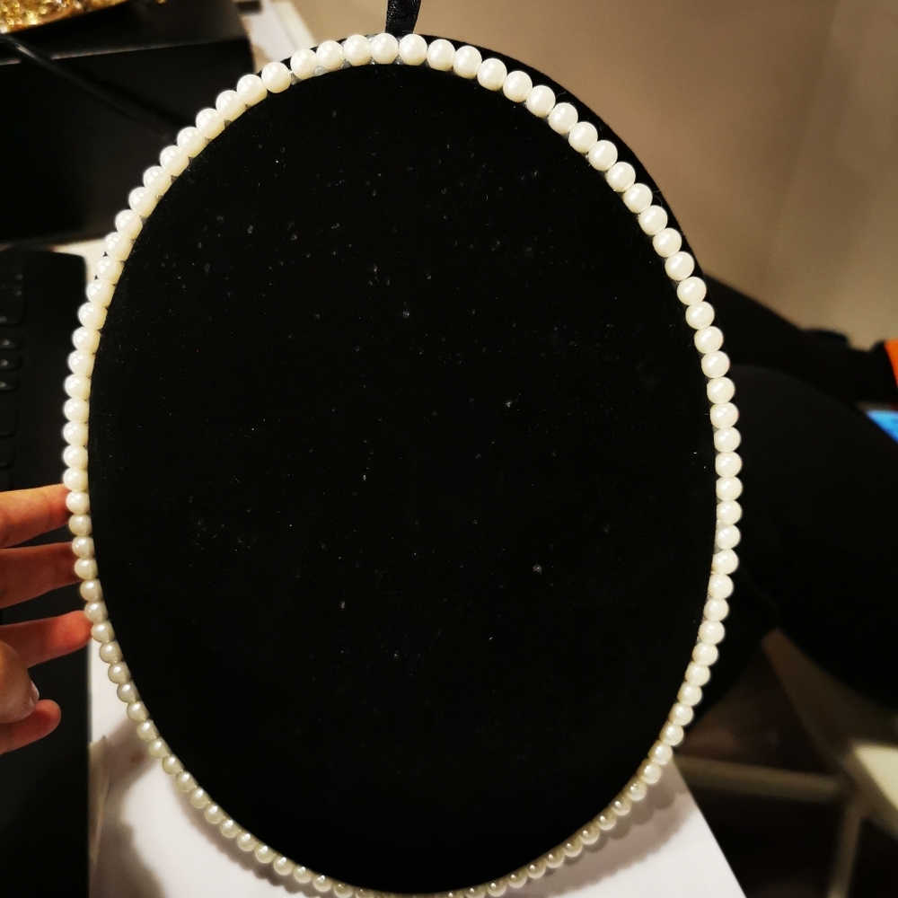 Earrings album
